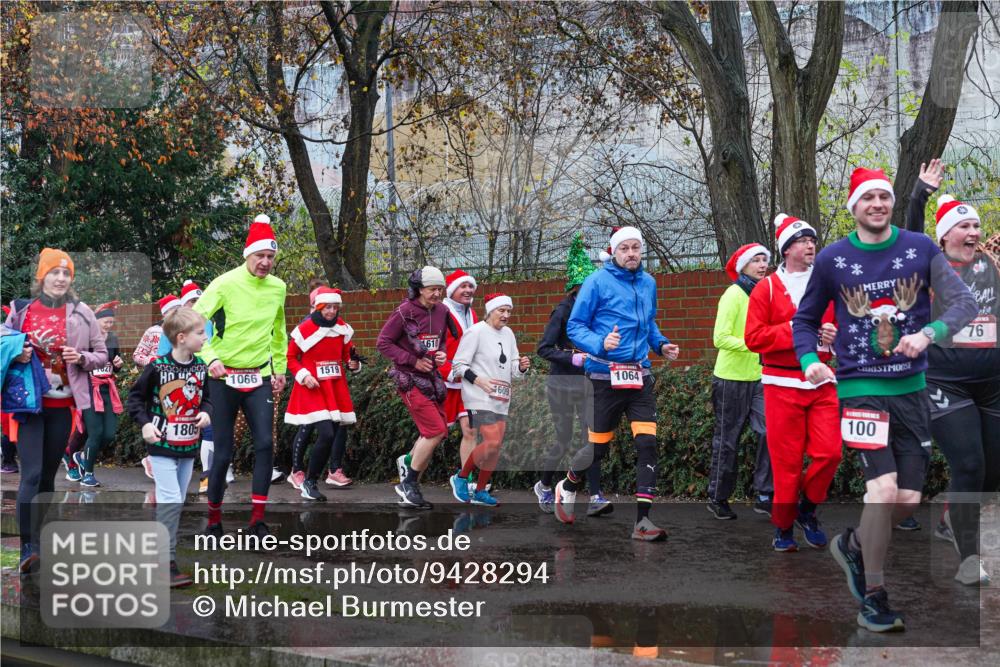 07.12.2025 - St. Pauli X-Mass-Run No. 15 Michael Burmester http://msf.ph/oto/9428294 07.12.2025 10:47:13 Laufen 610, 27, 1066, 1519, 1805, 609, 1064, 76, 100 meine-sportfotos.de