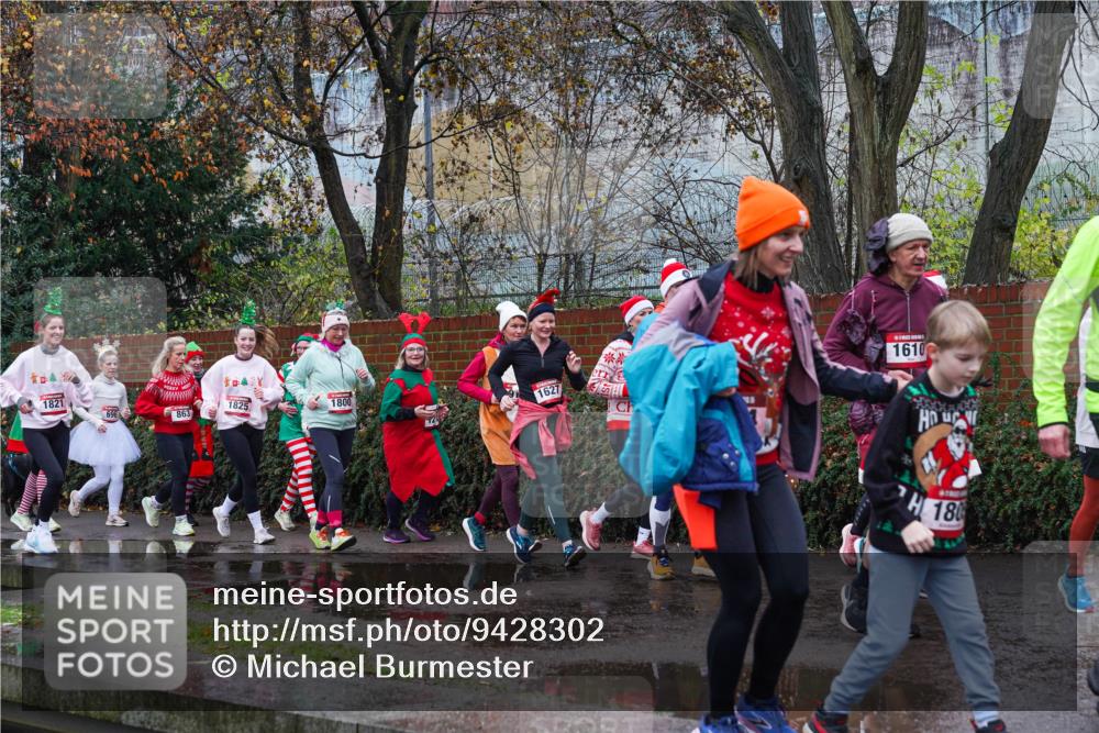 07.12.2025 - St. Pauli X-Mass-Run No. 15 Michael Burmester http://msf.ph/oto/9428302 07.12.2025 10:47:16 Laufen 1821, 1825, 1800, 863, 1627, 1610, 180 meine-sportfotos.de
