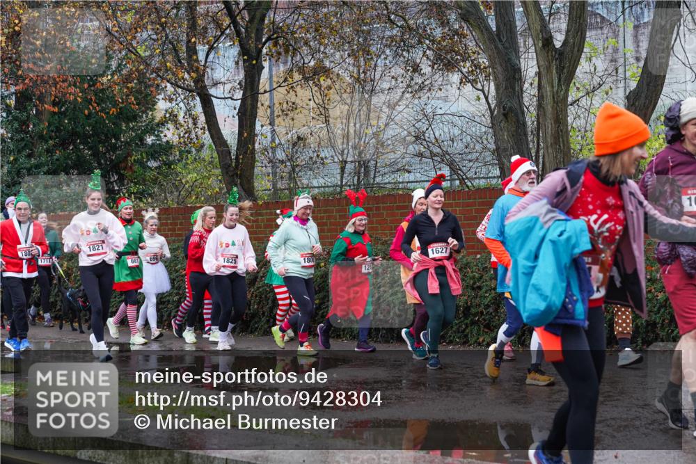 07.12.2025 - St. Pauli X-Mass-Run No. 15 Michael Burmester http://msf.ph/oto/9428304 07.12.2025 10:47:17 Laufen 180, 1711, 1821, 681, 696, 1825, 18000936, 12, 1627, 10 meine-sportfotos.de
