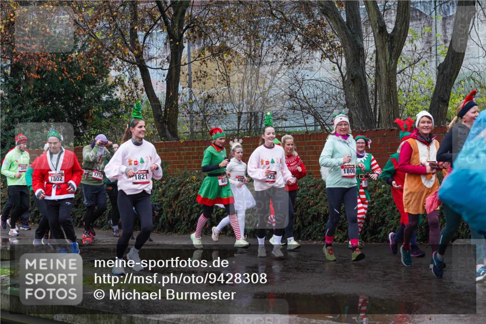 07.12.2025 - St. Pauli X-Mass-Run No. 15 Michael Burmester http://msf.ph/oto/9428308 07.12.2025 10:47:19 Laufen 388, 1802, 1714, 1821, 681, 325, 1800 meine-sportfotos.de