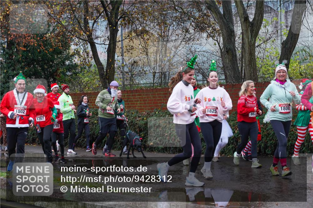 07.12.2025 - St. Pauli X-Mass-Run No. 15 Michael Burmester http://msf.ph/oto/9428312 07.12.2025 10:47:20 Laufen 1802, 1802, 1767, 1825, 416, 863, 770, 1800 meine-sportfotos.de