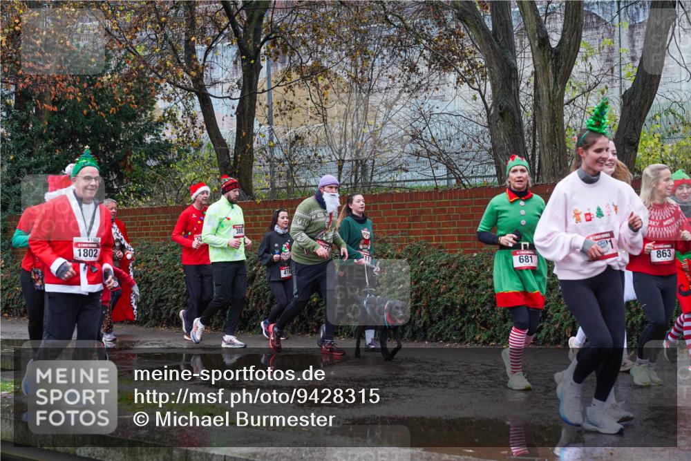 07.12.2025 - St. Pauli X-Mass-Run No. 15 Michael Burmester http://msf.ph/oto/9428315 07.12.2025 10:47:21 Laufen 1802, 1802, 388, 416, 681, 863 meine-sportfotos.de