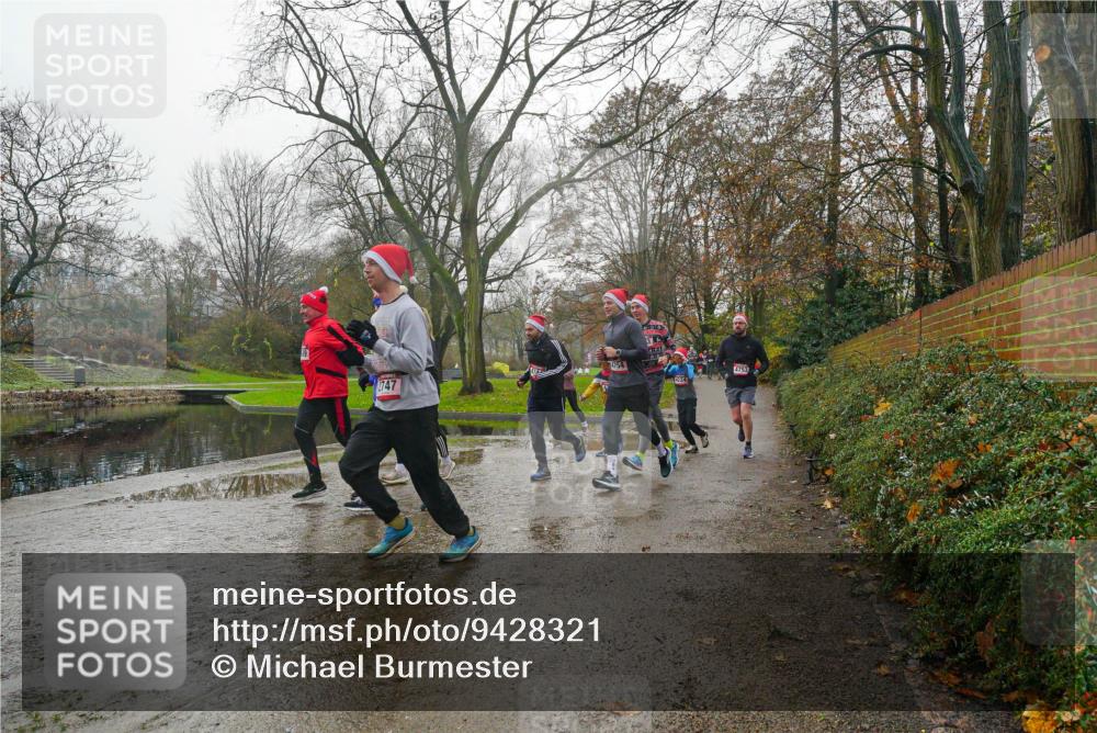 07.12.2025 - St. Pauli X-Mass-Run No. 15 Michael Burmester http://msf.ph/oto/9428321 07.12.2025 11:42:54 Laufen 4754, 4753, 747 meine-sportfotos.de