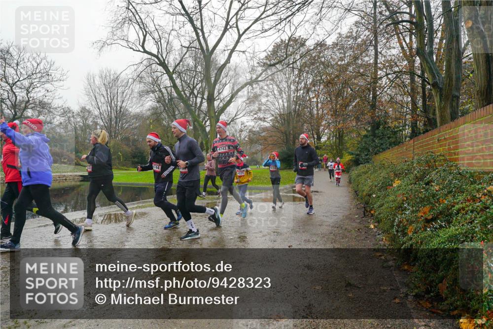 07.12.2025 - St. Pauli X-Mass-Run No. 15 Michael Burmester http://msf.ph/oto/9428323 07.12.2025 11:42:55 Laufen 4743, 4221, 224 meine-sportfotos.de