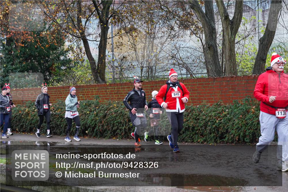 07.12.2025 - St. Pauli X-Mass-Run No. 15 Michael Burmester http://msf.ph/oto/9428326 07.12.2025 10:47:32 Laufen 832, 815, 845, 1135 meine-sportfotos.de