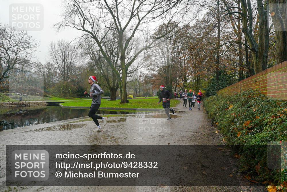 07.12.2025 - St. Pauli X-Mass-Run No. 15 Michael Burmester http://msf.ph/oto/9428332 07.12.2025 11:43:03 Laufen  meine-sportfotos.de