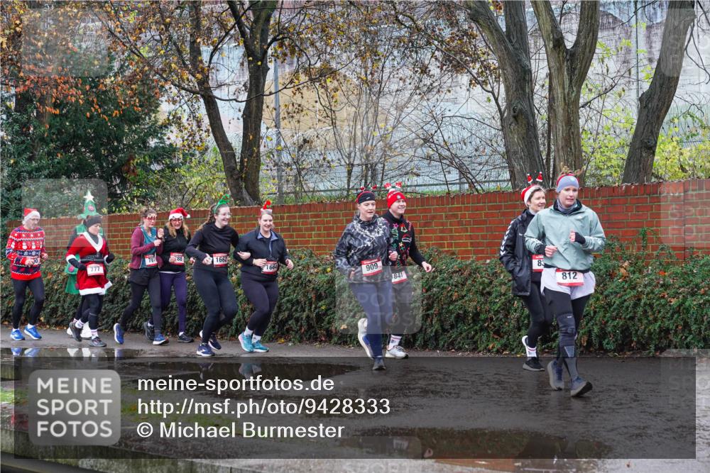 07.12.2025 - St. Pauli X-Mass-Run No. 15 Michael Burmester http://msf.ph/oto/9428333 07.12.2025 10:47:36 Laufen 88, 777, 1662, 1664, 909, 841, 83, 812 meine-sportfotos.de