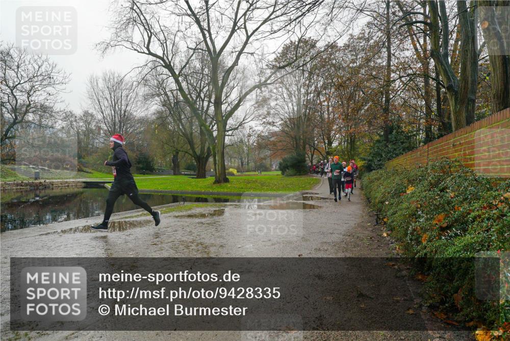 07.12.2025 - St. Pauli X-Mass-Run No. 15 Michael Burmester http://msf.ph/oto/9428335 07.12.2025 11:43:05 Laufen  meine-sportfotos.de