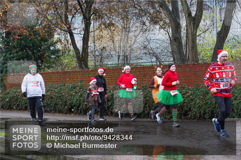 07.12.2025 - St. Pauli X-Mass-Run No. 15 Michael Burmester http://msf.ph/oto/9428344 07.12.2025 10:47:41 Laufen 1645, 1646, 1647, 683, 684, 690 meine-sportfotos.de