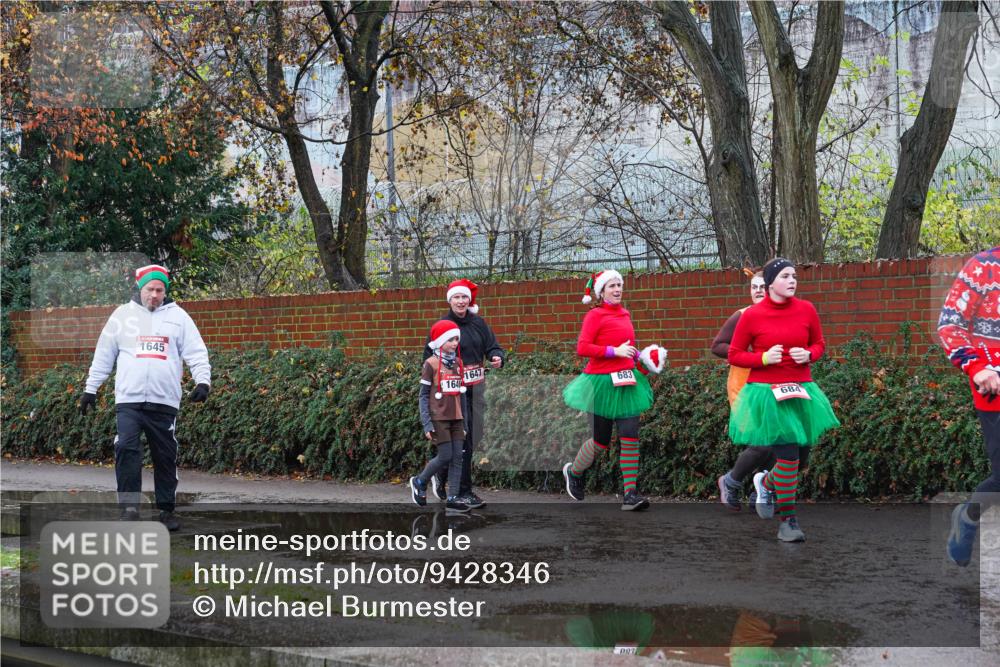07.12.2025 - St. Pauli X-Mass-Run No. 15 Michael Burmester http://msf.ph/oto/9428346 07.12.2025 10:47:42 Laufen 1645, 1647, 164, 683, 093, 0, 684 meine-sportfotos.de