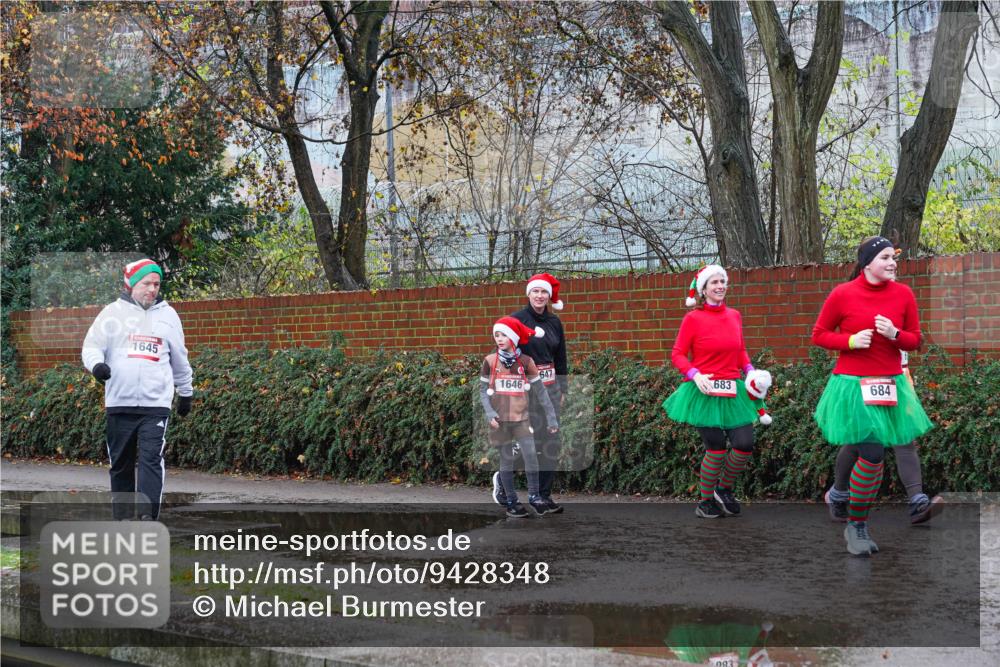 07.12.2025 - St. Pauli X-Mass-Run No. 15 Michael Burmester http://msf.ph/oto/9428348 07.12.2025 10:47:42 Laufen 1645, 1646, 647, 683, 684, 083 meine-sportfotos.de