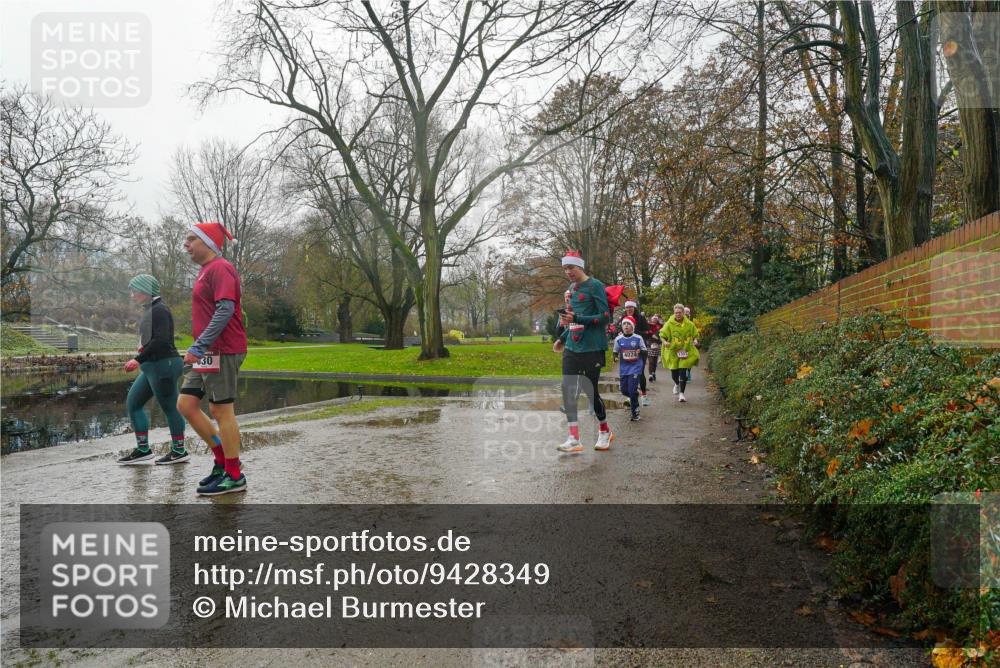 07.12.2025 - St. Pauli X-Mass-Run No. 15 Michael Burmester http://msf.ph/oto/9428349 07.12.2025 11:43:17 Laufen 30, 4024, 1303 meine-sportfotos.de