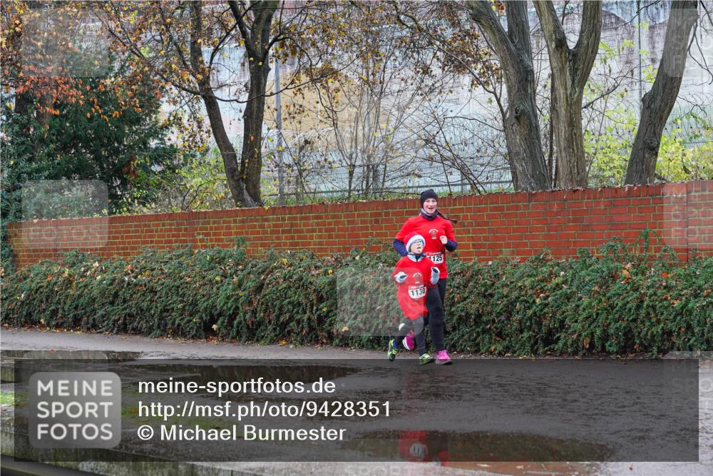 07.12.2025 - St. Pauli X-Mass-Run No. 15 Michael Burmester http://msf.ph/oto/9428351 07.12.2025 10:47:51 Laufen 1130 meine-sportfotos.de