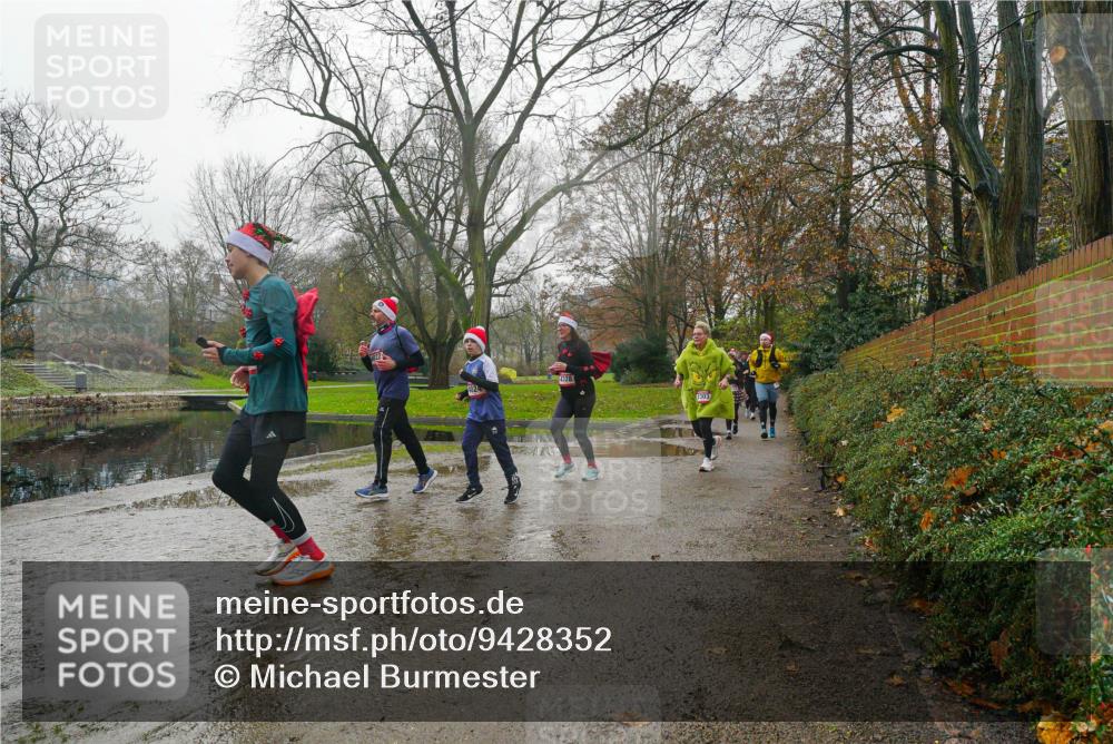 07.12.2025 - St. Pauli X-Mass-Run No. 15 Michael Burmester http://msf.ph/oto/9428352 07.12.2025 11:43:18 Laufen 4024, 4328 meine-sportfotos.de