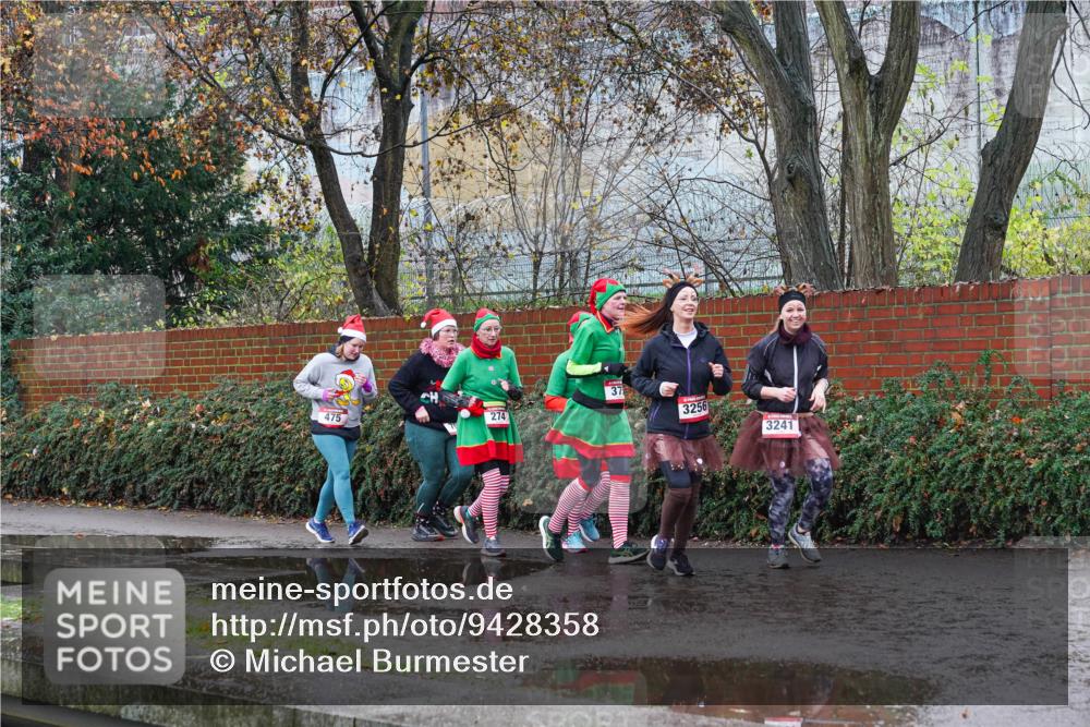 07.12.2025 - St. Pauli X-Mass-Run No. 15 Michael Burmester http://msf.ph/oto/9428358 07.12.2025 10:48:02 Laufen 274, 475, 37, 3256, 3241 meine-sportfotos.de