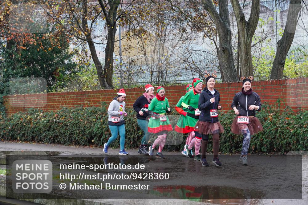 07.12.2025 - St. Pauli X-Mass-Run No. 15 Michael Burmester http://msf.ph/oto/9428360 07.12.2025 10:48:02 Laufen 475, 274, 37, 3256, 3241 meine-sportfotos.de