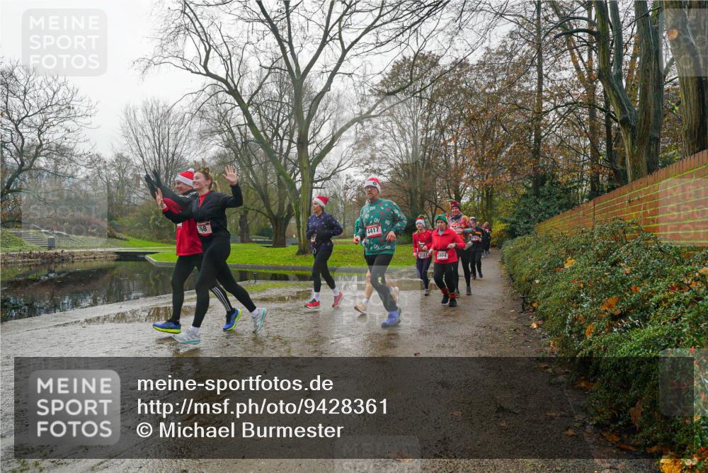 07.12.2025 - St. Pauli X-Mass-Run No. 15 Michael Burmester http://msf.ph/oto/9428361 07.12.2025 11:43:25 Laufen 168, 4417, 2404 meine-sportfotos.de