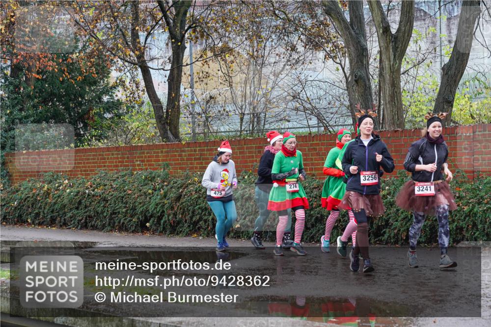 07.12.2025 - St. Pauli X-Mass-Run No. 15 Michael Burmester http://msf.ph/oto/9428362 07.12.2025 10:48:03 Laufen 3256, 274, 475, 3241 meine-sportfotos.de
