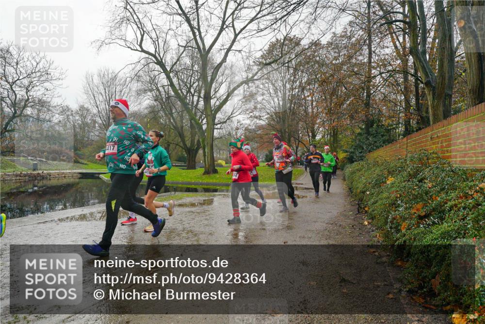 07.12.2025 - St. Pauli X-Mass-Run No. 15 Michael Burmester http://msf.ph/oto/9428364 07.12.2025 11:43:26 Laufen 417, 4418 meine-sportfotos.de