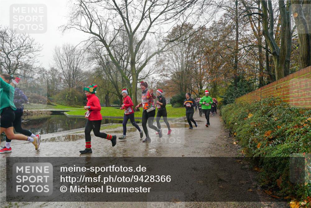 07.12.2025 - St. Pauli X-Mass-Run No. 15 Michael Burmester http://msf.ph/oto/9428366 07.12.2025 11:43:27 Laufen 581, 3577, 3407 meine-sportfotos.de