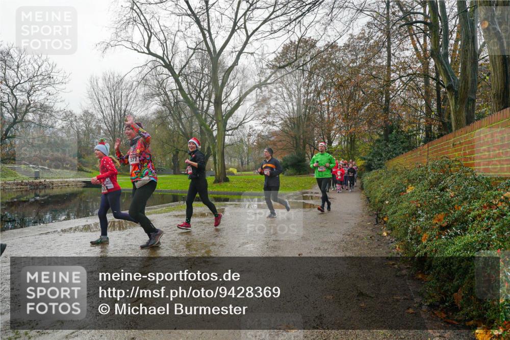 07.12.2025 - St. Pauli X-Mass-Run No. 15 Michael Burmester http://msf.ph/oto/9428369 07.12.2025 11:43:27 Laufen 3577, 3487 meine-sportfotos.de