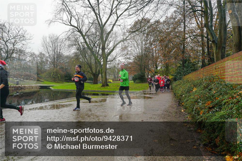 07.12.2025 - St. Pauli X-Mass-Run No. 15 Michael Burmester http://msf.ph/oto/9428371 07.12.2025 11:43:28 Laufen 178 meine-sportfotos.de