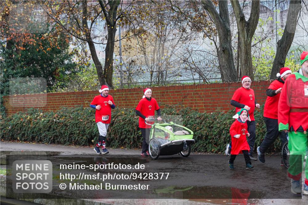 07.12.2025 - St. Pauli X-Mass-Run No. 15 Michael Burmester http://msf.ph/oto/9428377 07.12.2025 10:48:52 Laufen 1686, 1127 meine-sportfotos.de