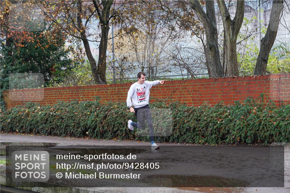 07.12.2025 - St. Pauli X-Mass-Run No. 15 Michael Burmester http://msf.ph/oto/9428405 07.12.2025 10:57:27 Laufen 2042 meine-sportfotos.de