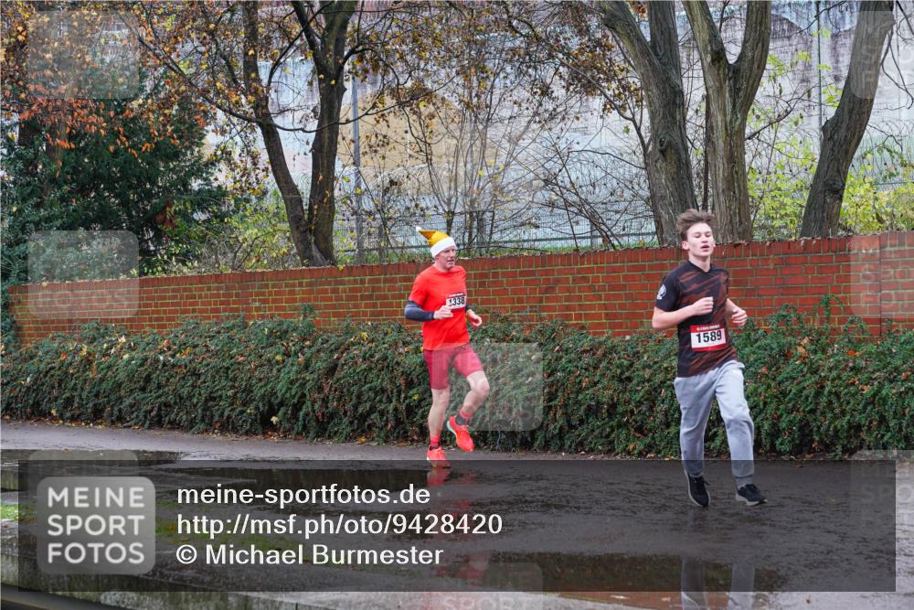 07.12.2025 - St. Pauli X-Mass-Run No. 15 Michael Burmester http://msf.ph/oto/9428420 07.12.2025 10:58:01 Laufen 1338, 1589 meine-sportfotos.de