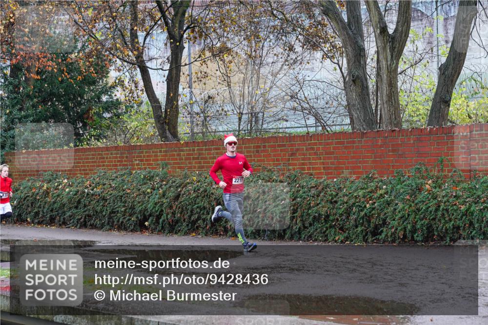 07.12.2025 - St. Pauli X-Mass-Run No. 15 Michael Burmester http://msf.ph/oto/9428436 07.12.2025 10:59:27 Laufen 133, 2211 meine-sportfotos.de