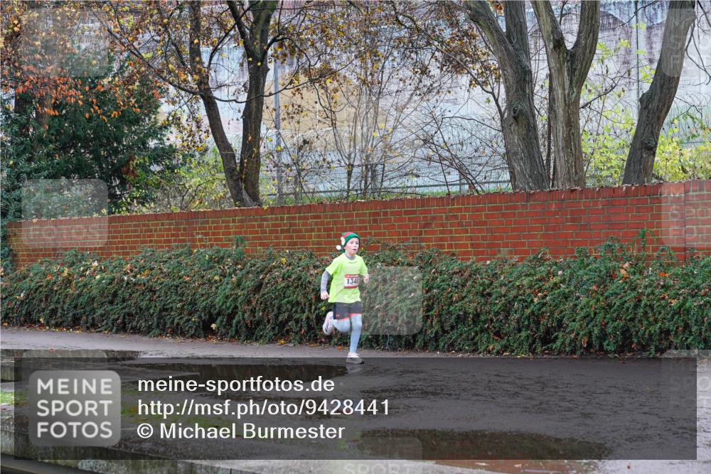 07.12.2025 - St. Pauli X-Mass-Run No. 15 Michael Burmester http://msf.ph/oto/9428441 07.12.2025 11:00:00 Laufen 1340 meine-sportfotos.de