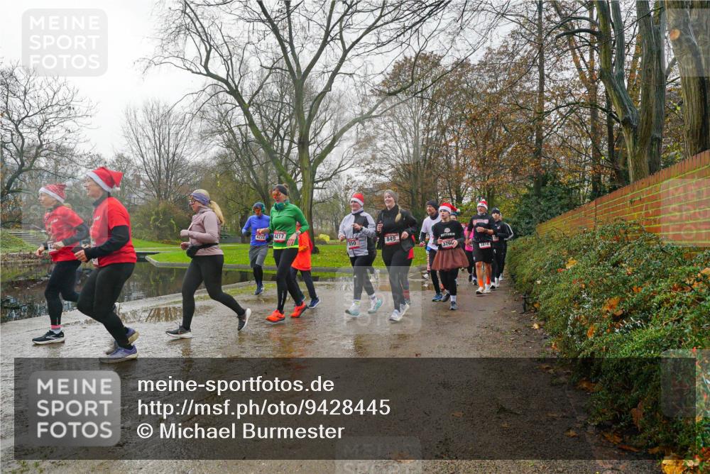 07.12.2025 - St. Pauli X-Mass-Run No. 15 Michael Burmester http://msf.ph/oto/9428445 07.12.2025 11:44:12 Laufen 4222, 4217, 849, 3760, 3818 meine-sportfotos.de