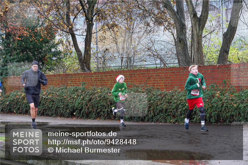 07.12.2025 - St. Pauli X-Mass-Run No. 15 Michael Burmester http://msf.ph/oto/9428448 07.12.2025 11:00:33 Laufen 1348, 1350 meine-sportfotos.de