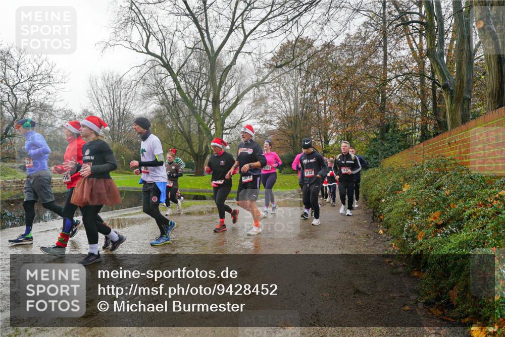 07.12.2025 - St. Pauli X-Mass-Run No. 15 Michael Burmester http://msf.ph/oto/9428452 07.12.2025 11:44:14 Laufen 15, 726, 1580, 021, 3818, 3137, 316 meine-sportfotos.de
