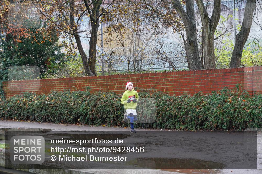 07.12.2025 - St. Pauli X-Mass-Run No. 15 Michael Burmester http://msf.ph/oto/9428456 07.12.2025 11:00:46 Laufen 3170 meine-sportfotos.de