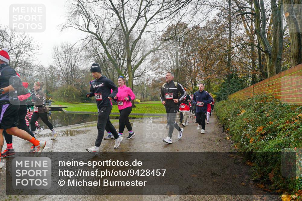 07.12.2025 - St. Pauli X-Mass-Run No. 15 Michael Burmester http://msf.ph/oto/9428457 07.12.2025 11:44:16 Laufen 137, 1583, 3106, 1725, 3107 meine-sportfotos.de