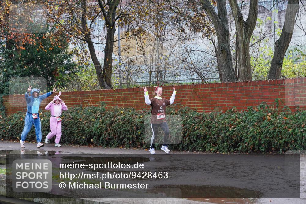 07.12.2025 - St. Pauli X-Mass-Run No. 15 Michael Burmester http://msf.ph/oto/9428463 07.12.2025 11:01:03 Laufen 247, 2217 meine-sportfotos.de