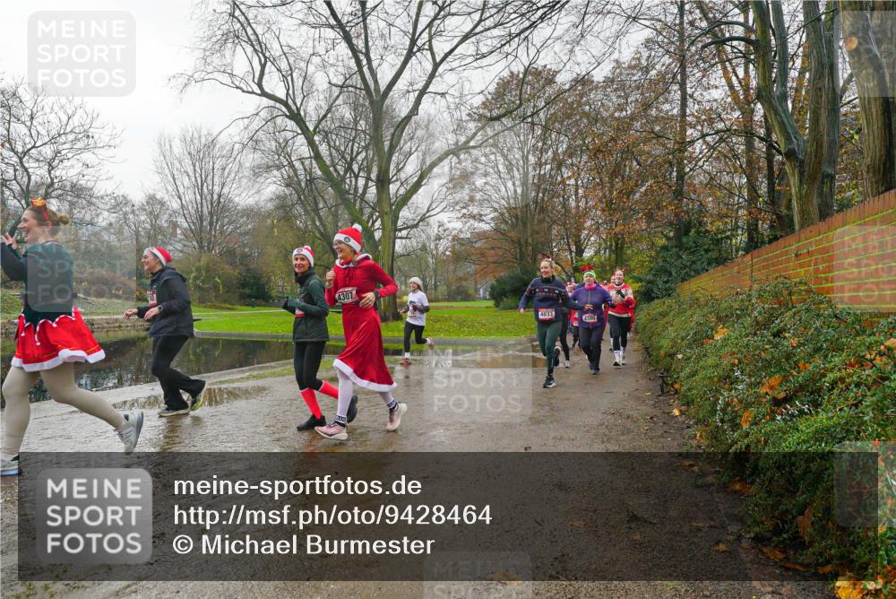 07.12.2025 - St. Pauli X-Mass-Run No. 15 Michael Burmester http://msf.ph/oto/9428464 07.12.2025 11:44:19 Laufen 4307, 4033, 4390 meine-sportfotos.de