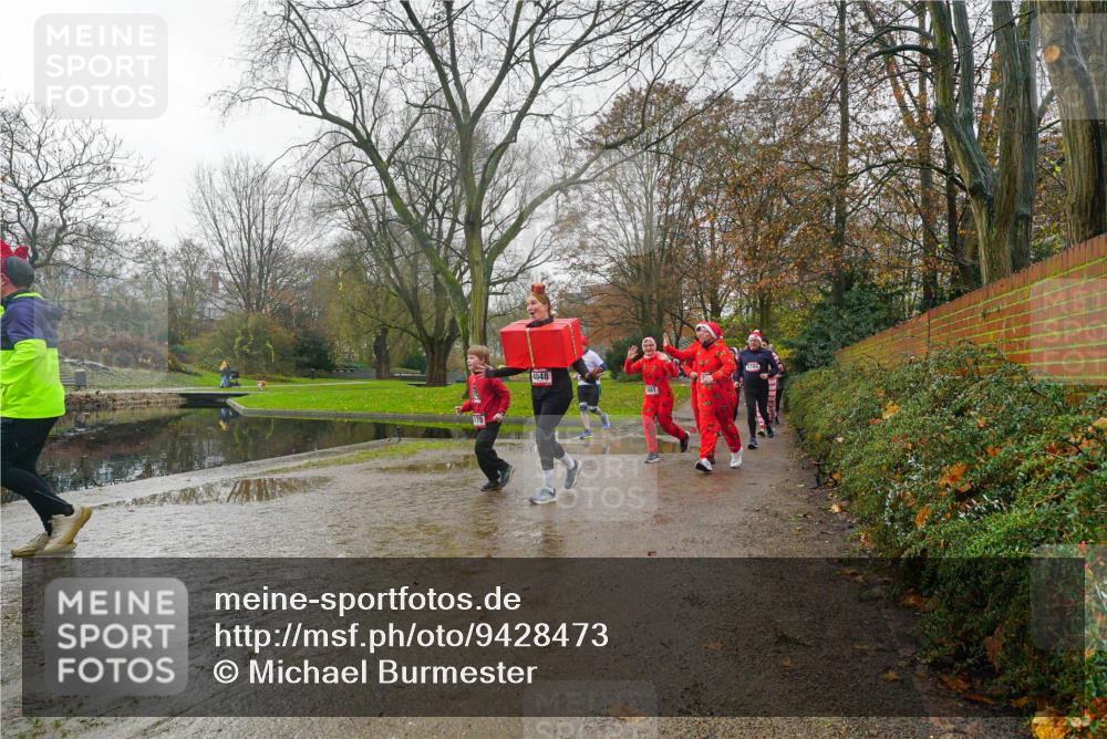 07.12.2025 - St. Pauli X-Mass-Run No. 15 Michael Burmester http://msf.ph/oto/9428473 07.12.2025 11:44:23 Laufen 4048 meine-sportfotos.de