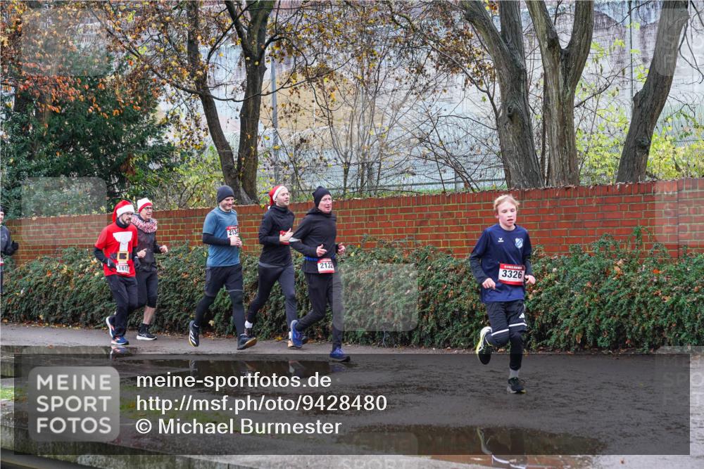 07.12.2025 - St. Pauli X-Mass-Run No. 15 Michael Burmester http://msf.ph/oto/9428480 07.12.2025 11:01:31 Laufen 1617, 2134, 2132, 3326 meine-sportfotos.de