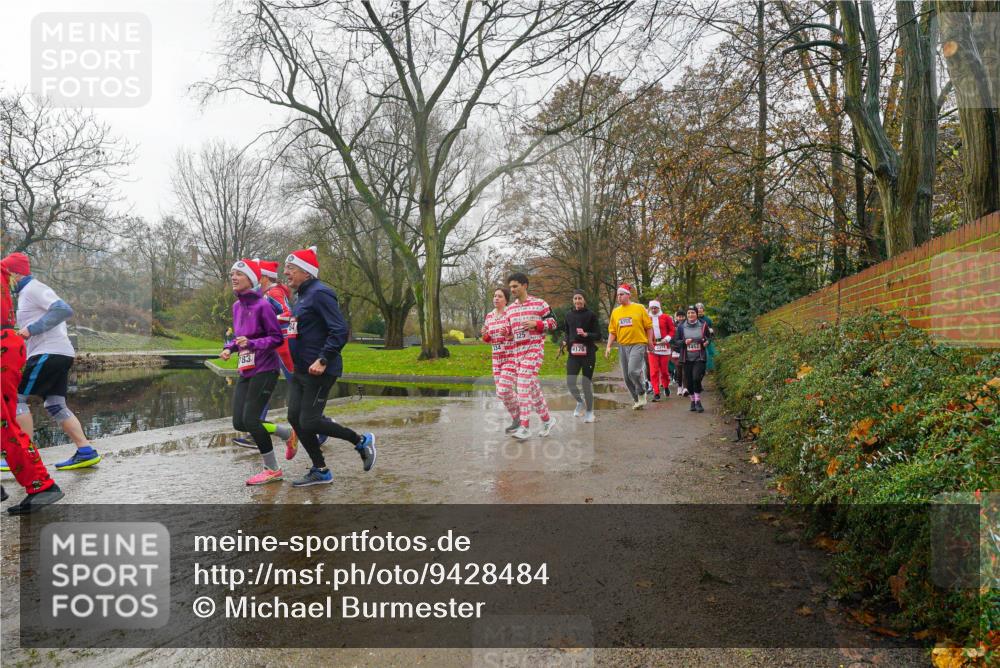 07.12.2025 - St. Pauli X-Mass-Run No. 15 Michael Burmester http://msf.ph/oto/9428484 07.12.2025 11:44:26 Laufen 183, 4176, 4755, 1452 meine-sportfotos.de