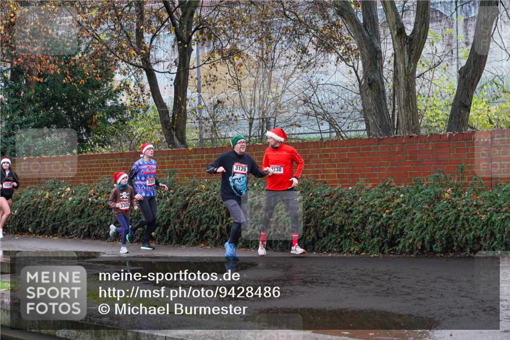 07.12.2025 - St. Pauli X-Mass-Run No. 15 Michael Burmester http://msf.ph/oto/9428486 07.12.2025 11:01:40 Laufen 1020, 3309, 3129, 2138 meine-sportfotos.de