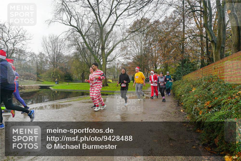 07.12.2025 - St. Pauli X-Mass-Run No. 15 Michael Burmester http://msf.ph/oto/9428488 07.12.2025 11:44:26 Laufen 4176, 3374, 1452 meine-sportfotos.de