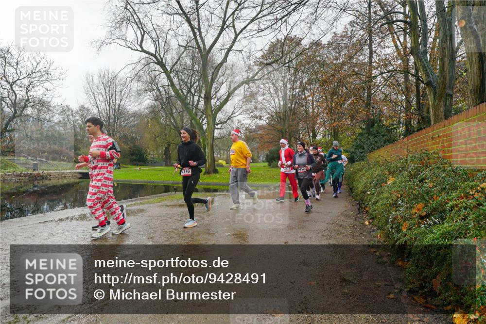 07.12.2025 - St. Pauli X-Mass-Run No. 15 Michael Burmester http://msf.ph/oto/9428491 07.12.2025 11:44:27 Laufen 4176, 3374 meine-sportfotos.de