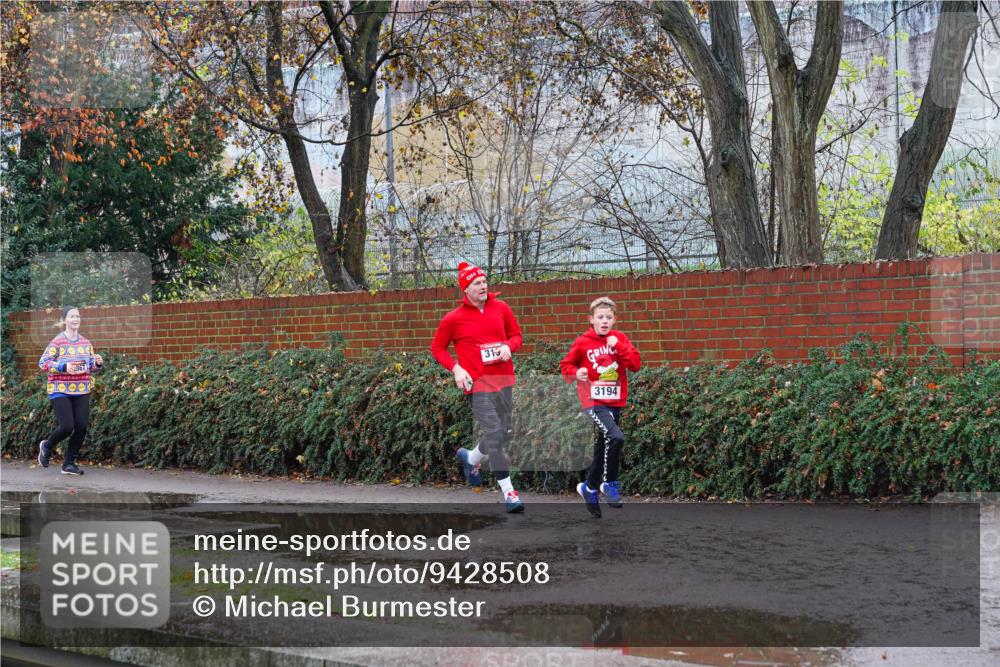 07.12.2025 - St. Pauli X-Mass-Run No. 15 Michael Burmester http://msf.ph/oto/9428508 07.12.2025 11:02:02 Laufen 31, 3194 meine-sportfotos.de