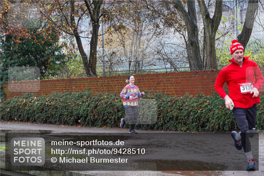 07.12.2025 - St. Pauli X-Mass-Run No. 15 Michael Burmester http://msf.ph/oto/9428510 07.12.2025 11:02:04 Laufen 867, 3135 meine-sportfotos.de