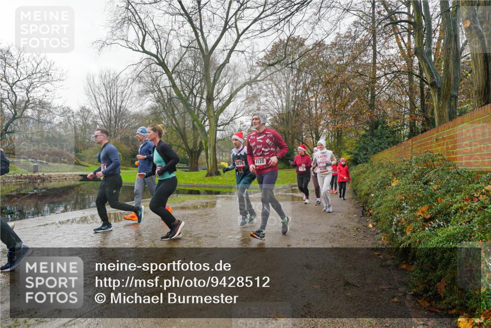 07.12.2025 - St. Pauli X-Mass-Run No. 15 Michael Burmester http://msf.ph/oto/9428512 07.12.2025 11:44:35 Laufen 4076, 4120, 413, 4238 meine-sportfotos.de