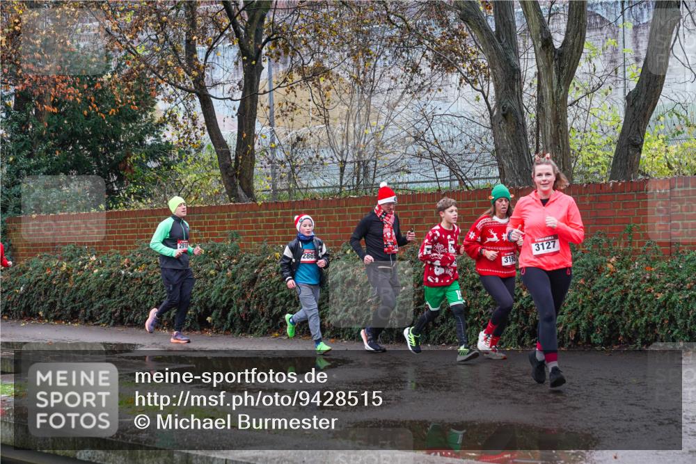 07.12.2025 - St. Pauli X-Mass-Run No. 15 Michael Burmester http://msf.ph/oto/9428515 07.12.2025 11:02:17 Laufen 2918, 2869, 3195, 3127 meine-sportfotos.de