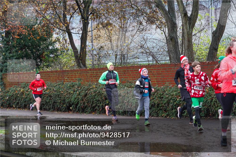 07.12.2025 - St. Pauli X-Mass-Run No. 15 Michael Burmester http://msf.ph/oto/9428517 07.12.2025 11:02:18 Laufen 1549, 2918, 869, 3, 3193 meine-sportfotos.de
