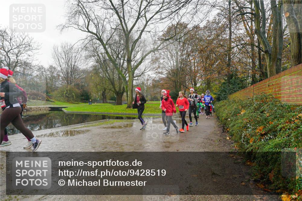 07.12.2025 - St. Pauli X-Mass-Run No. 15 Michael Burmester http://msf.ph/oto/9428519 07.12.2025 11:44:39 Laufen 37, 1494, 33 meine-sportfotos.de